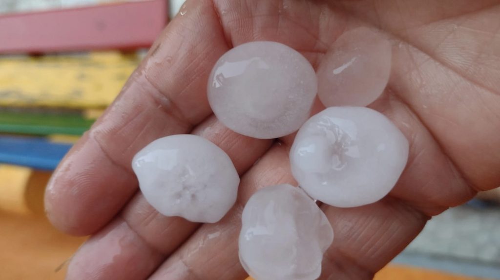 Temporais de granizo atingem o estado e vão se repetir nesta terça