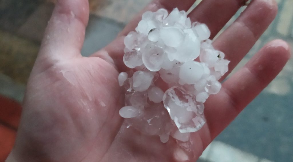 Chuva intensa, raios, ventania e granizo; entenda o que está acontecendo