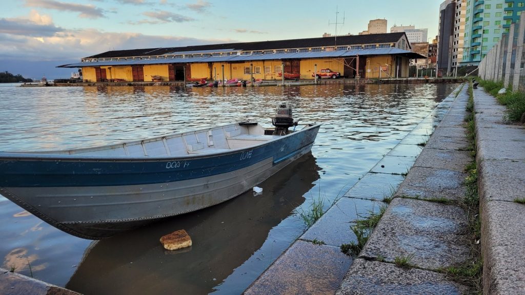 Guaíba já baixou quase 20 centímetros após pico histórico de 2,70 metros