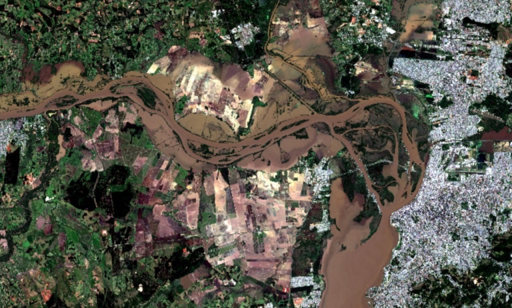 Imagens de satélite em alta resolução mostram a cheia do Guaíba