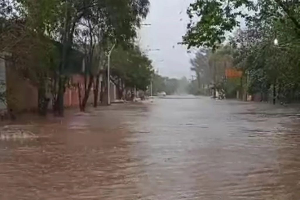 Chuva de quase 300 mm em 24 horas causa morte no Nordeste argentino
