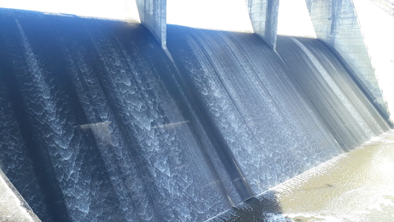 <span class="entry-title-primary">Chega ao fim a dramática e pior crise hídrica da história do Uruguai</span> <h2 class="entry-subtitle">Volumes elevados de chuva dos últimos dias recuperaram os níveis dos reservatórios e a população volta a ter água doce </h2>