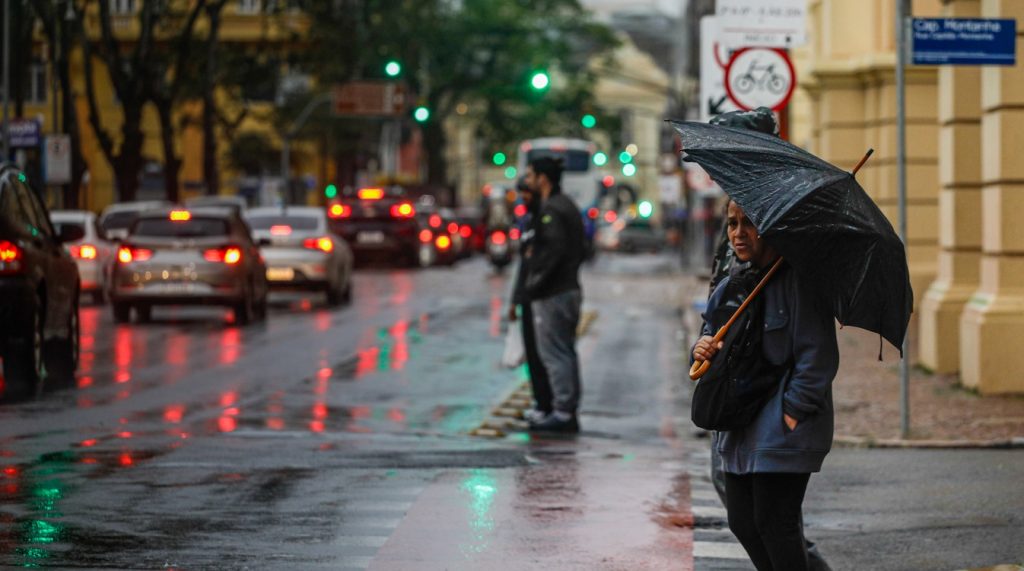 Alerta de chuva forte para Porto Alegre e região metropolitana (12/9/2023)