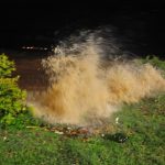 Vendaval deixa Guaíba revolto, causa falta de luz, traz danos e afeta voos