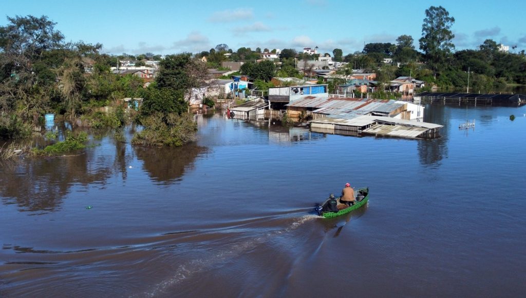 Rios seguem altos e cheias continuam mesmo com a volta do sol