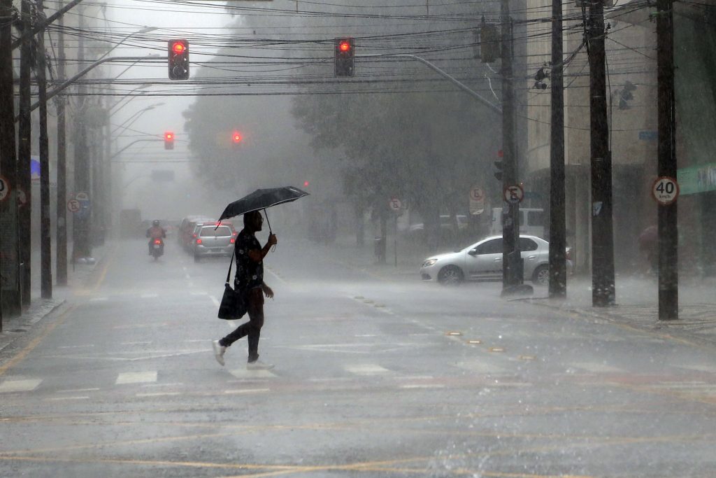 Terça-feira ainda tem chuva no Sul do Brasil com instabilidade sem trégua