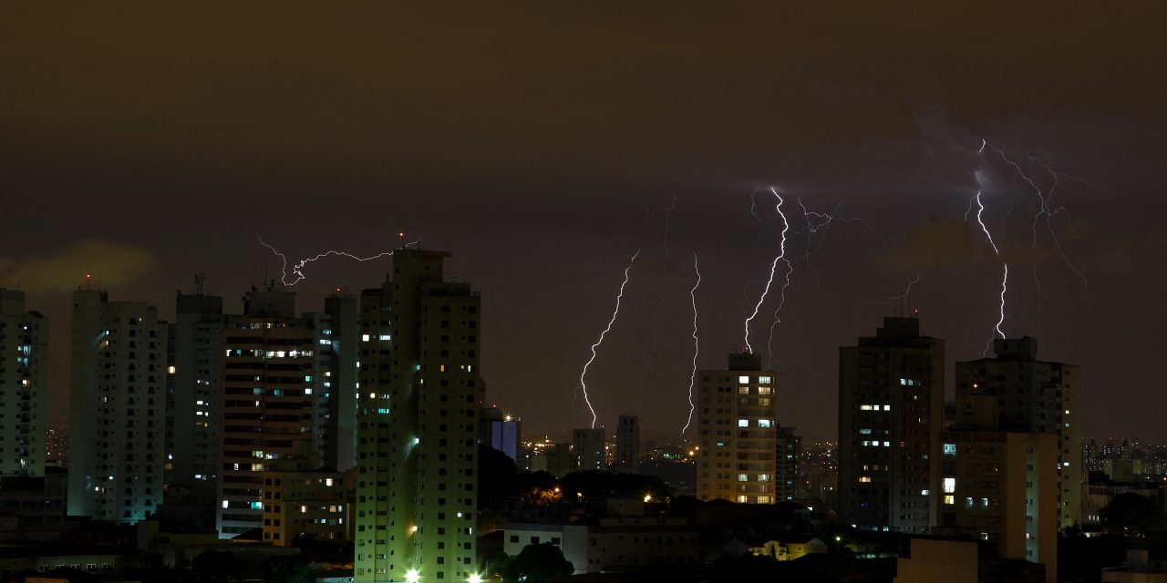 <span class="entry-title-primary">Veja a previsão do tempo para esta semana em São Paulo (29/10/2023)</span> <h2 class="entry-subtitle">Confira em detalhes o que esperar do tempo na semana que começa na cidade de São Paulo. Pancadas de chuva serão frequentes nesta semana em padrão de verão.</h2>