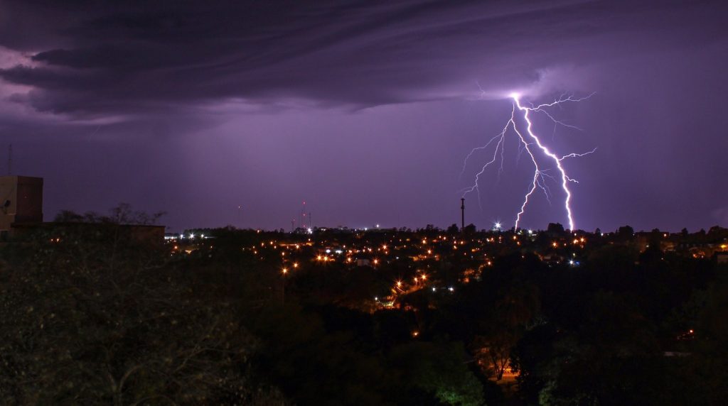 Chuva e temporais isolados nos três estados do Sul do Brasil nesta quinta