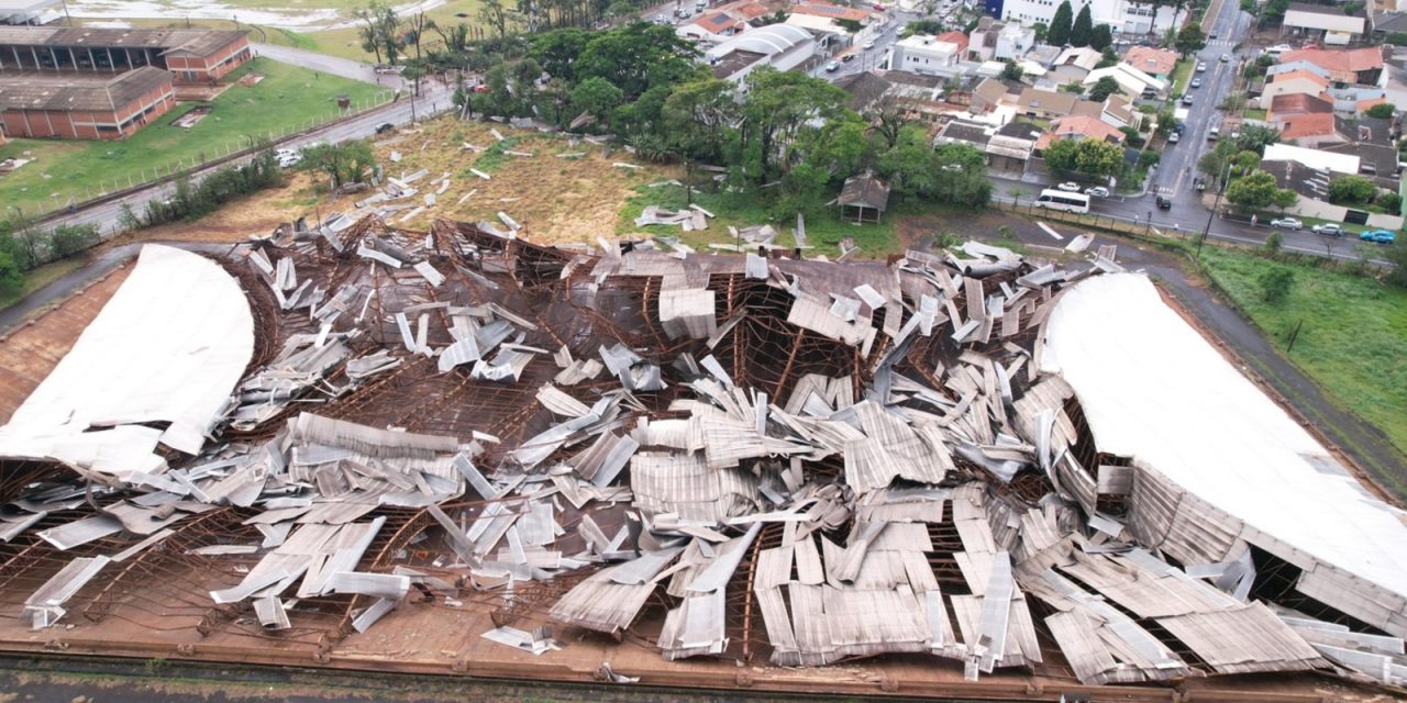 <span class="entry-title-primary">Tornado causa destruição no Paraná; veja imagens e entenda o fenômeno</span> <h2 class="entry-subtitle">Tempestade severas atingiram hoje várias cidades do Paraná. No Oeste, a passagem de um tornado provocou destruição em Cascavel. </h2>
