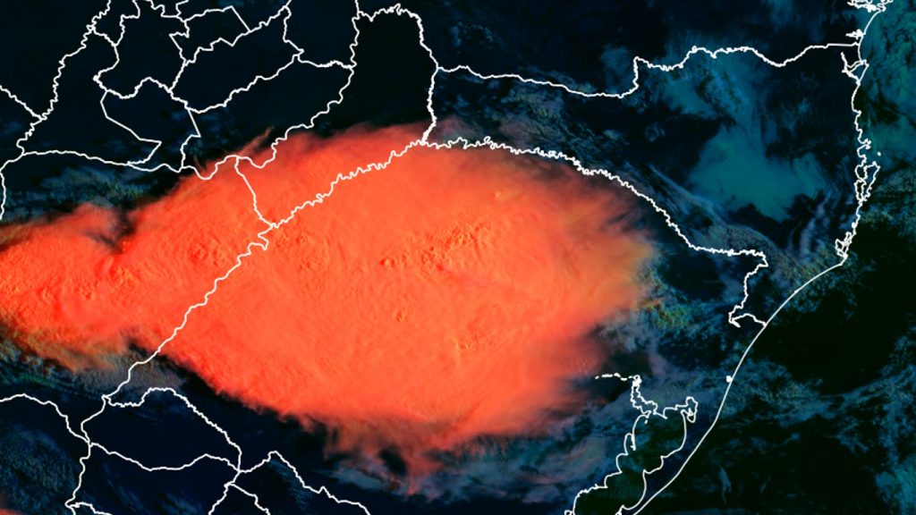 Chuva e tempestades começam em novo episódio de forte instabilidade