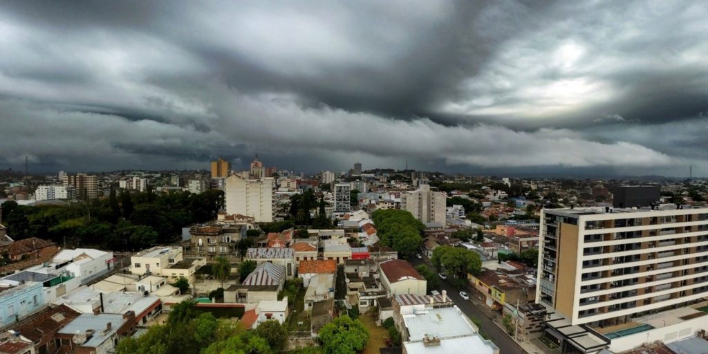 Chuva retorna ao Rio Grande do Sul neste domingo pela fronteira