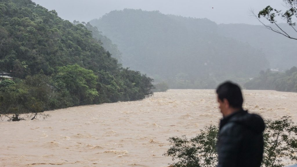 Chuva avança nesta sexta no começo de evento extremo com enchentes