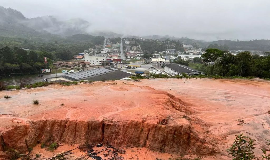 Chuva piora e situação vai se agravar ainda mais em Santa Catarina