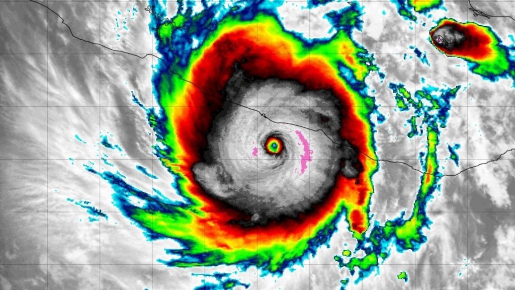 Furacão monstro de categoria 5 ruma diretamente para Acapulco