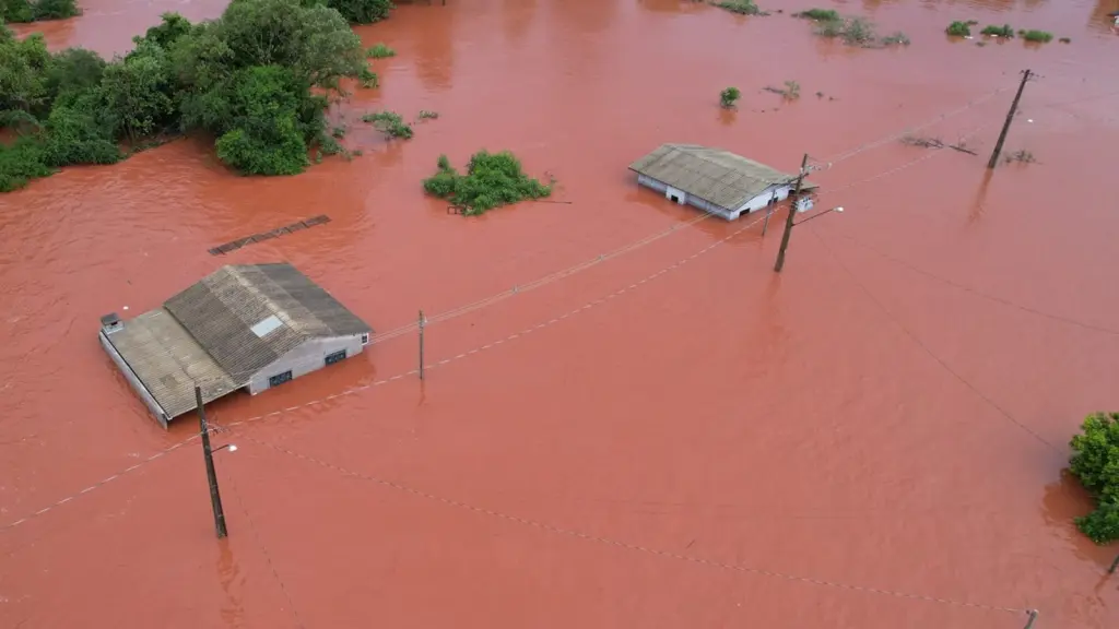 Semana de muita chuva vai agravar as enchentes no Paraná