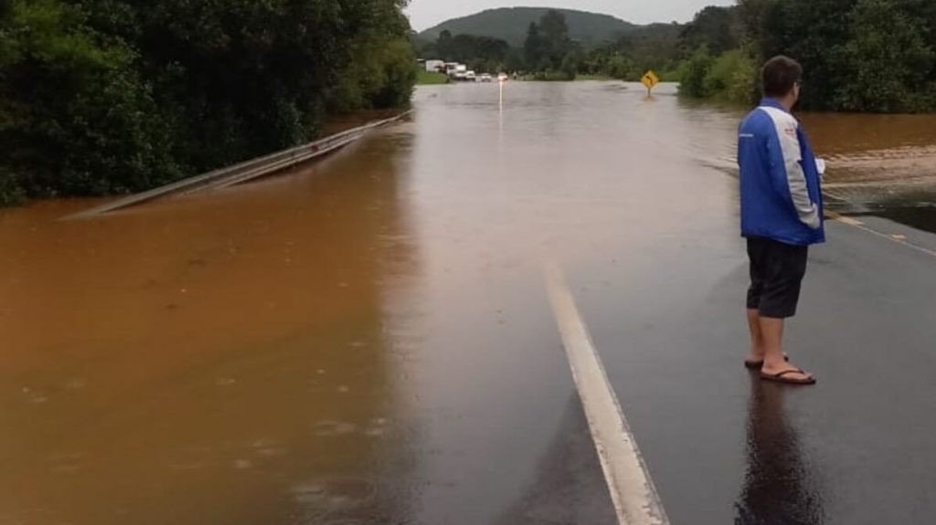 Veja onde o pior já passou e onde ainda choverá muito em Santa Catarina