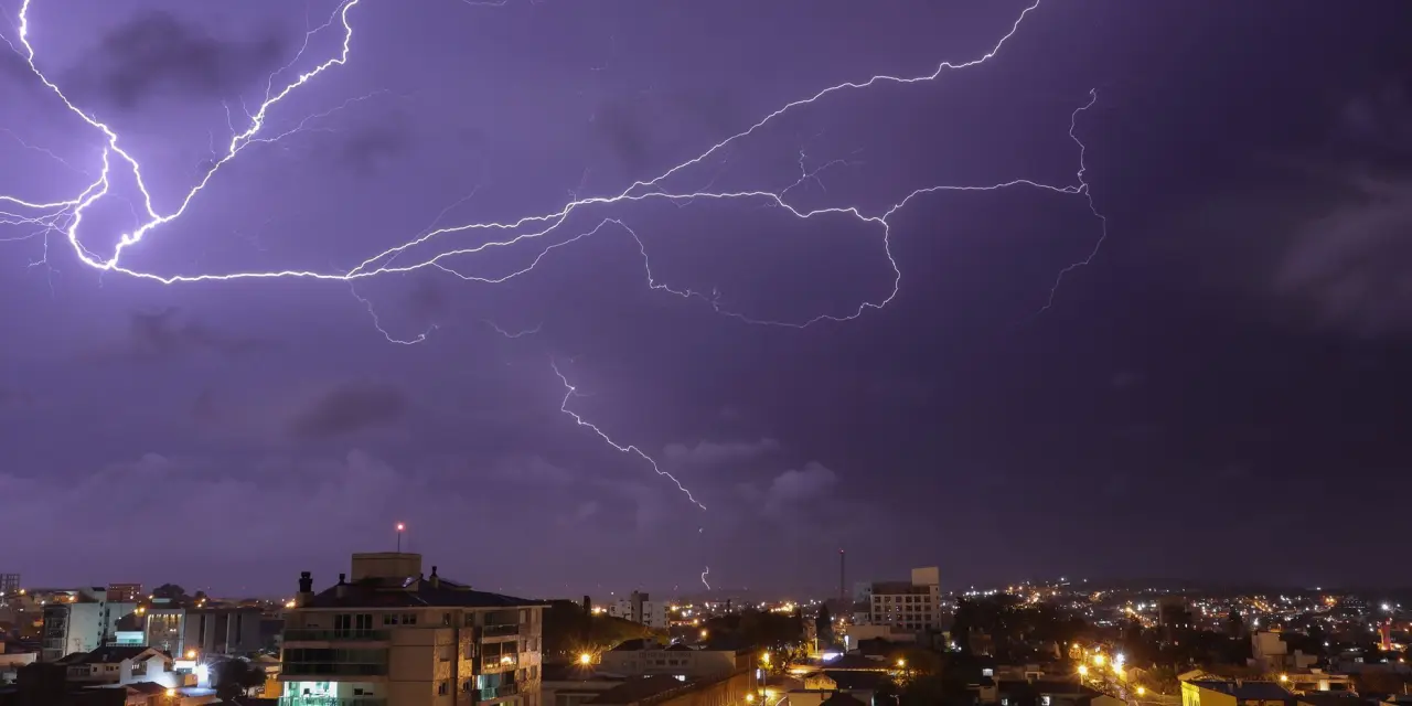 <span class="entry-title-primary">Fim de semana farroupiha com chuva forte, raios e temporais</span> <h2 class="entry-subtitle">Veja a previsão do tempo para este fim de semana farroupilha no Rio Grande do Sul que será de intensa instabilidade </h2>