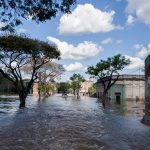 Fotos: enchente inunda cidade do Uruguai em que nasceu Luis Suarez