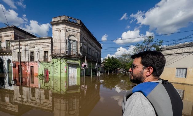 Enchente tira quase dois mil de casa no Uruguai