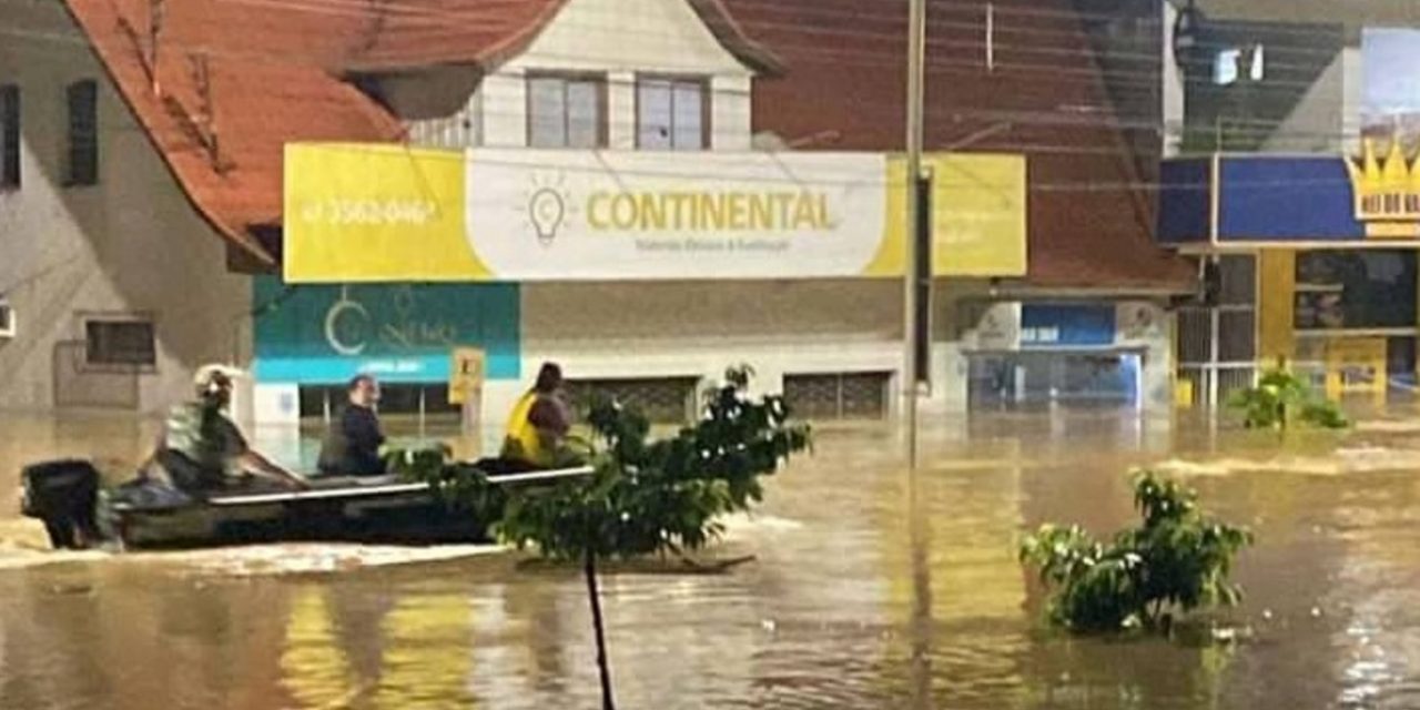 <span class="entry-title-primary">Enchente histórica em Santa Catarina: cidade de Taió está debaixo d´água</span> <h2 class="entry-subtitle">Chuva extrema provoca enchente histórica na cidade catarinense de Taióm com as águas atingindo o segundo andar das casas </h2>