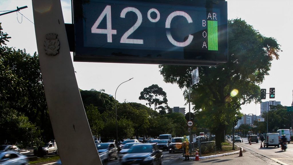 Onda de calor faz consumo de luz atingir níveis jamais vistos no Brasil