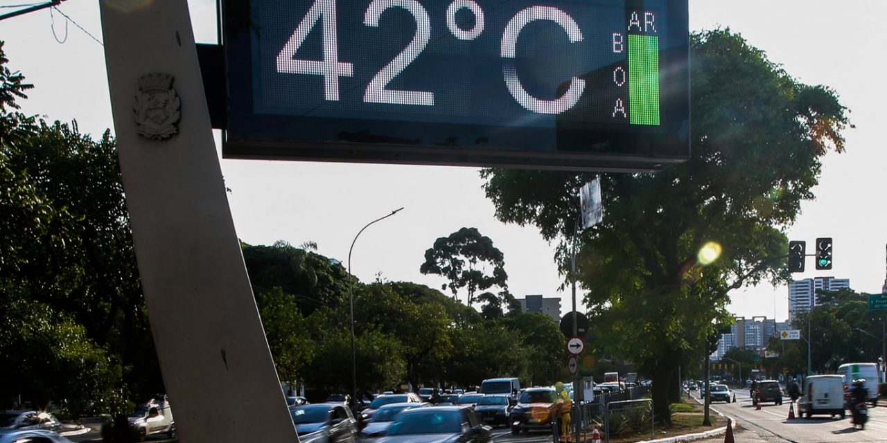 <span class="entry-title-primary">Onda de calor faz consumo de luz atingir níveis jamais vistos no Brasil</span> <h2 class="entry-subtitle">Sistema interligado de energia do Brasil bateu recorde de demanada de luz pelo segundo dia seguido nesta terça-feira </h2>