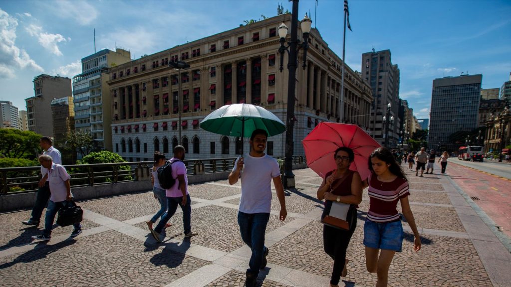 Calor em São Paulo bate recorde de décadas e pode ser maior da história