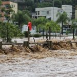 Fotos: cidade de Santa Catarina sofre com enchente e vendaval