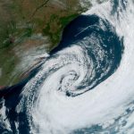 Intenso ciclone na costa traz imagens incríveis, veja registros de satélites
