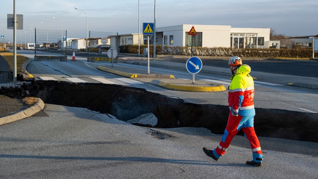 Cidade da Islândia sob risco de erupção afunda um metro em horas