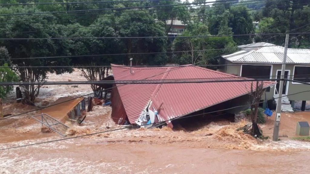 Chuva causa graves inundações; veja quanto choveu e a previsão