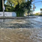 Guaíba volta a refluir pela rede pluvial no Quarto Distrito; veja imagens