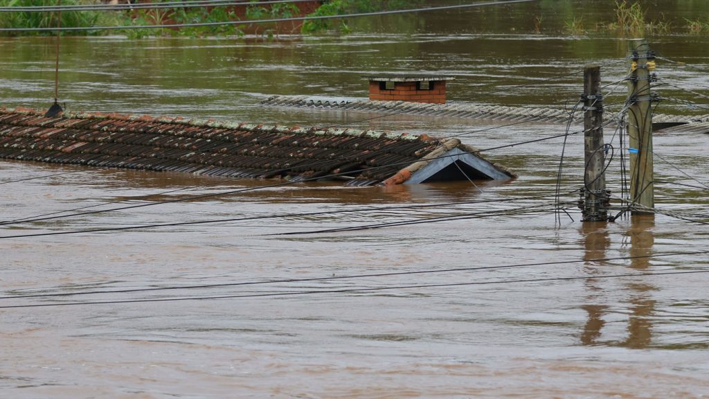 Rio Grande do Sul tem novo desastre com mortos e destruição pela chuva