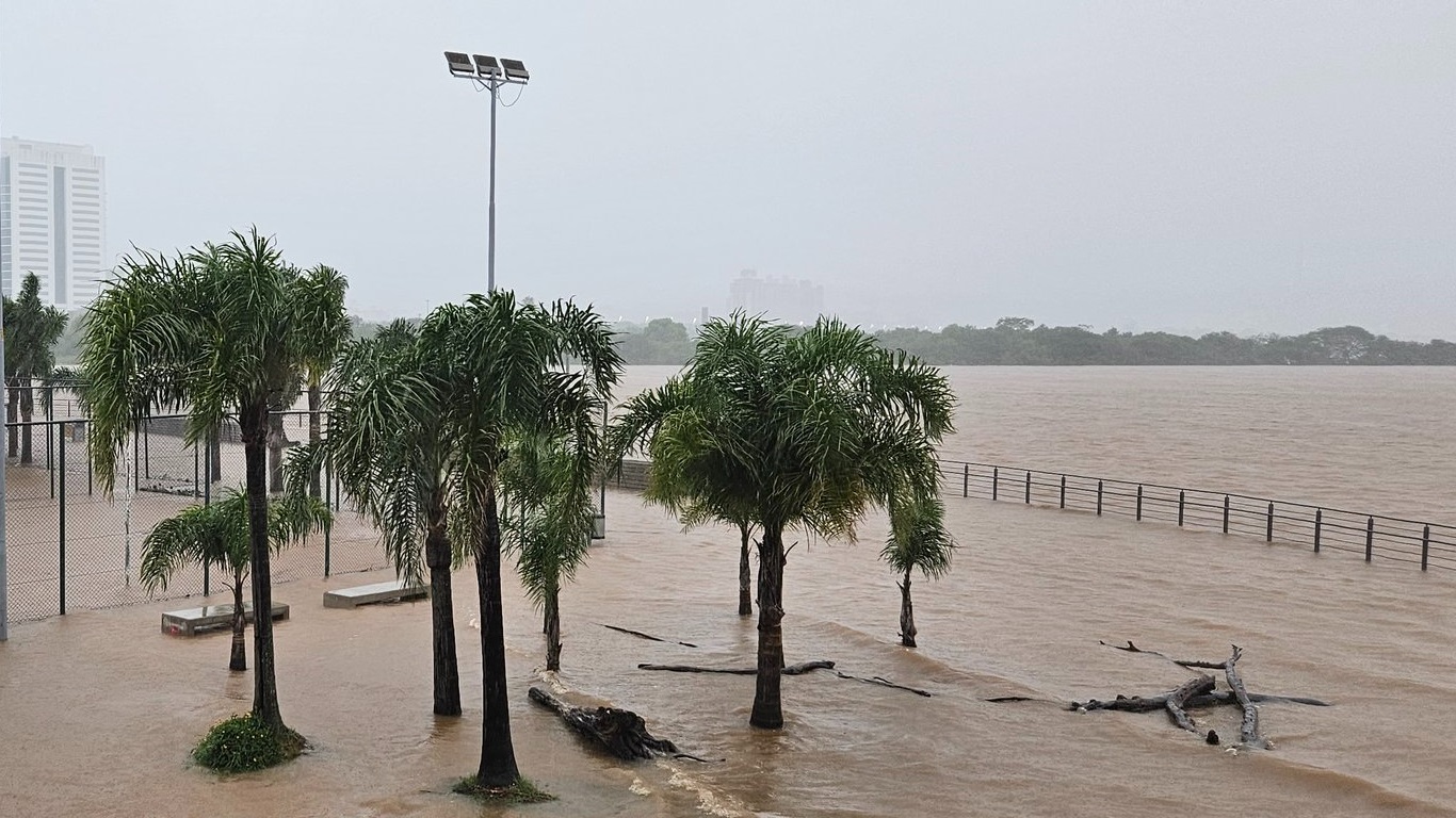 Chuva, garoa, vento, queda de temperatura e ainda enchente