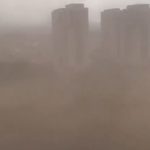 Após calorão, seca, fumaça e vendaval, Manaus tem tempestade de areia