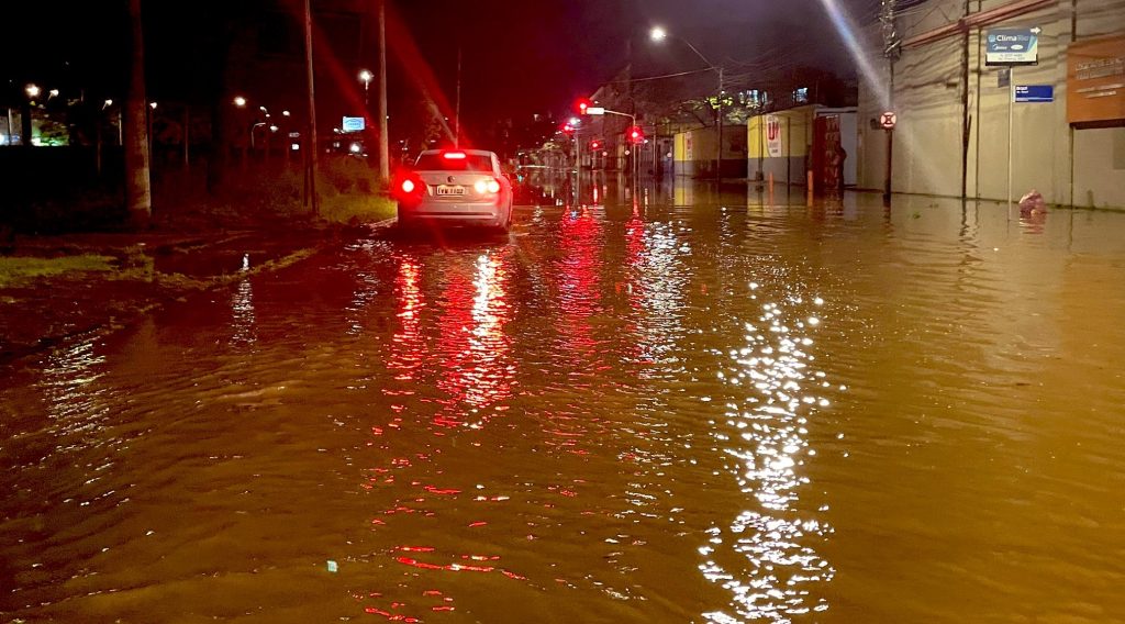 Comporta cede e alaga o Quarto Distrito; MetSul acompanhou ao vivo