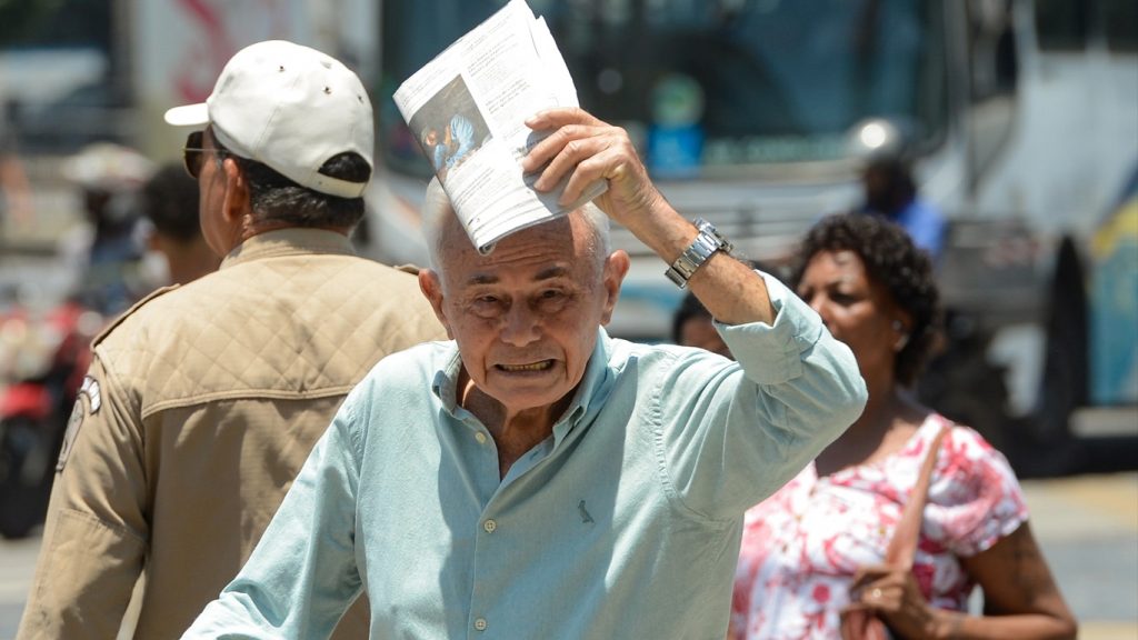 Rio de Janeiro terá chuva e temporais após sábado de calor opressivo