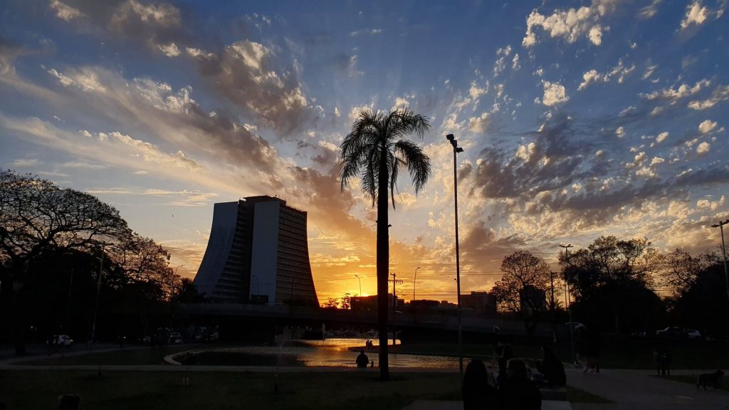 Semana dos gaúchos começa com sol, terá calor e depois chuva