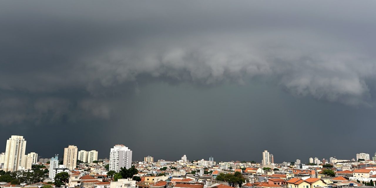 <span class="entry-title-primary">Veja a quanto chegou o vento em diversos bairros de São Paulo</span> <h2 class="entry-subtitle">Confira as rajadas de vento mais intensas registradas na tarde de hoje na cidade de São Paulo durante o violento temporal </h2>