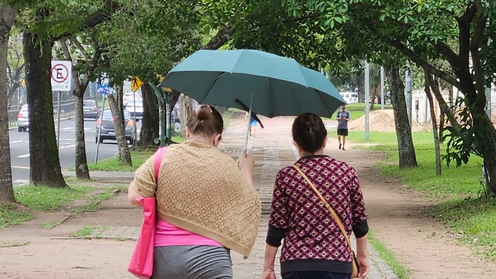 Previsão do tempo: instabilidade prossegue com abafamento nesta quinta