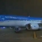 Vendaval faz aviões girarem em Buenos Aires; veja vídeos e fotos