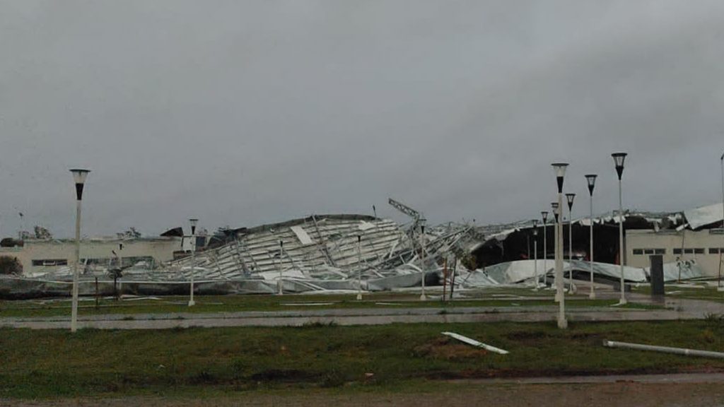 Chuva e vendavais causam destruição e mortes na Argentina e Uruguai