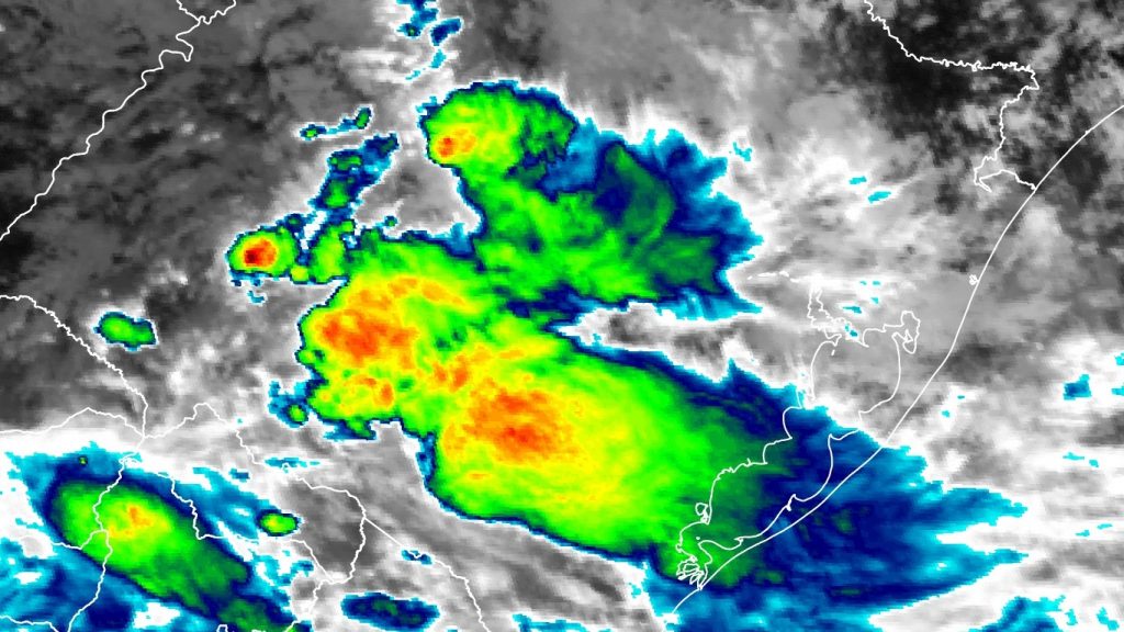 Chuva avança com pancadas fortes a torrenciais no Rio Grande do Sul