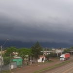 Temporais causam danos no Uruguai e ingressam no Rio Grande do Sul