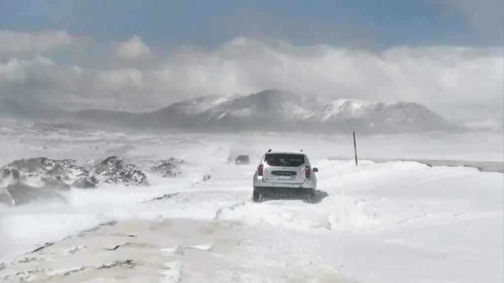 Neva branqueia paisagem na Argentina a uma semana do Natal