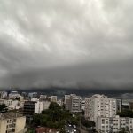 Fotos: entenda a nuvem ameaçadora do fim de tarde em Porto Alegre