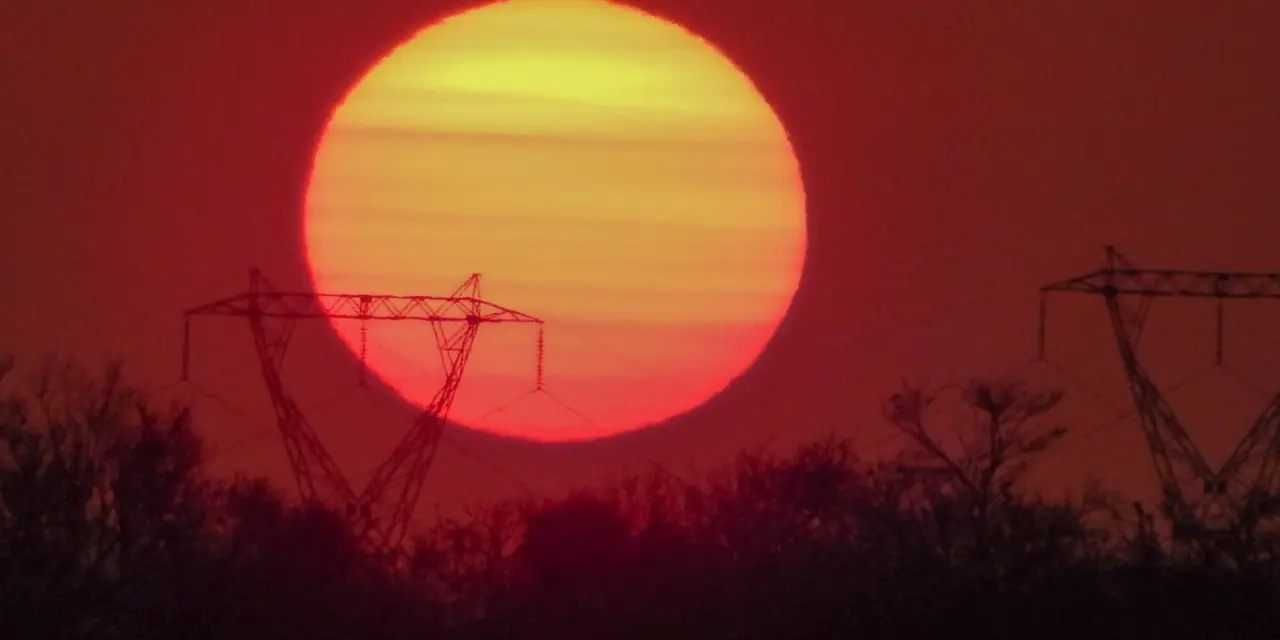 <span class="entry-title-primary">Calor faz disparar consumo de energia no Sul do Brasil</span> <h2 class="entry-subtitle">Demanda de energia no Sul do país aumentou 25% de uma semana para outra com calor muito intenso em parte da região </h2>