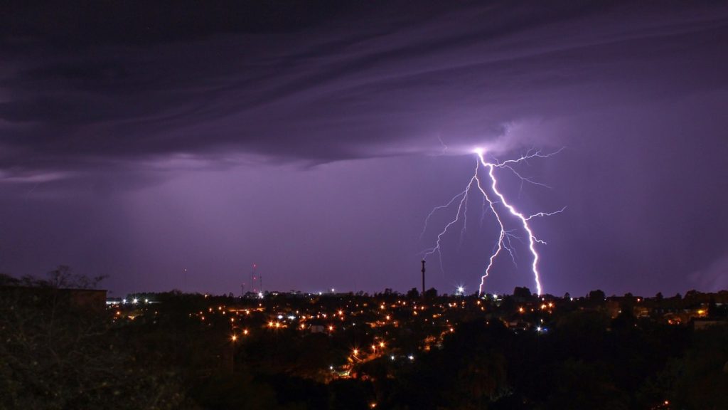 Frente fria vai mudar o tempo no Sul do Brasil com chuva e temporais