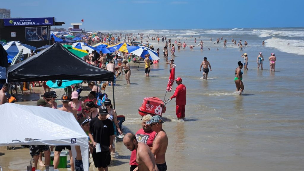 Virada de ano com ressaca do mar na costa; entenda e veja a previsão