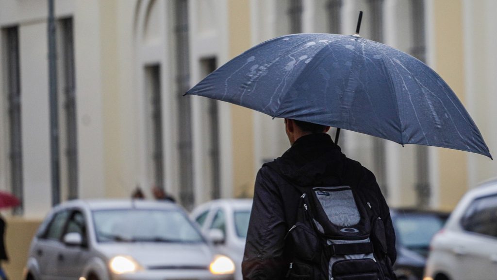 Previsão do tempo: domingo terá ainda chuva e temporais isolados